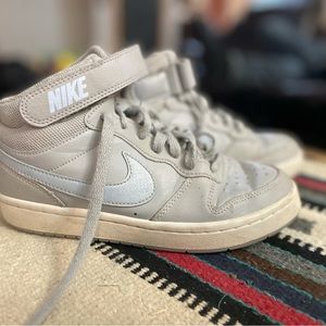 Girls Nike tennis shoes